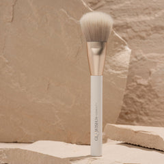 Huda Beauty GloWish Face Bronze and Blush Complexion Brush