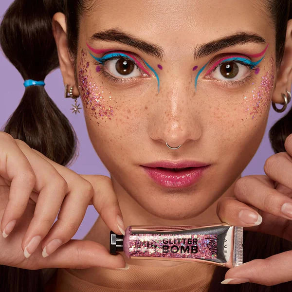 https://allurify.pk/products/lamel-insta-glitter-bomb?utm_source=copyToPasteBoard&utm_medium=product-links&utm_content=web